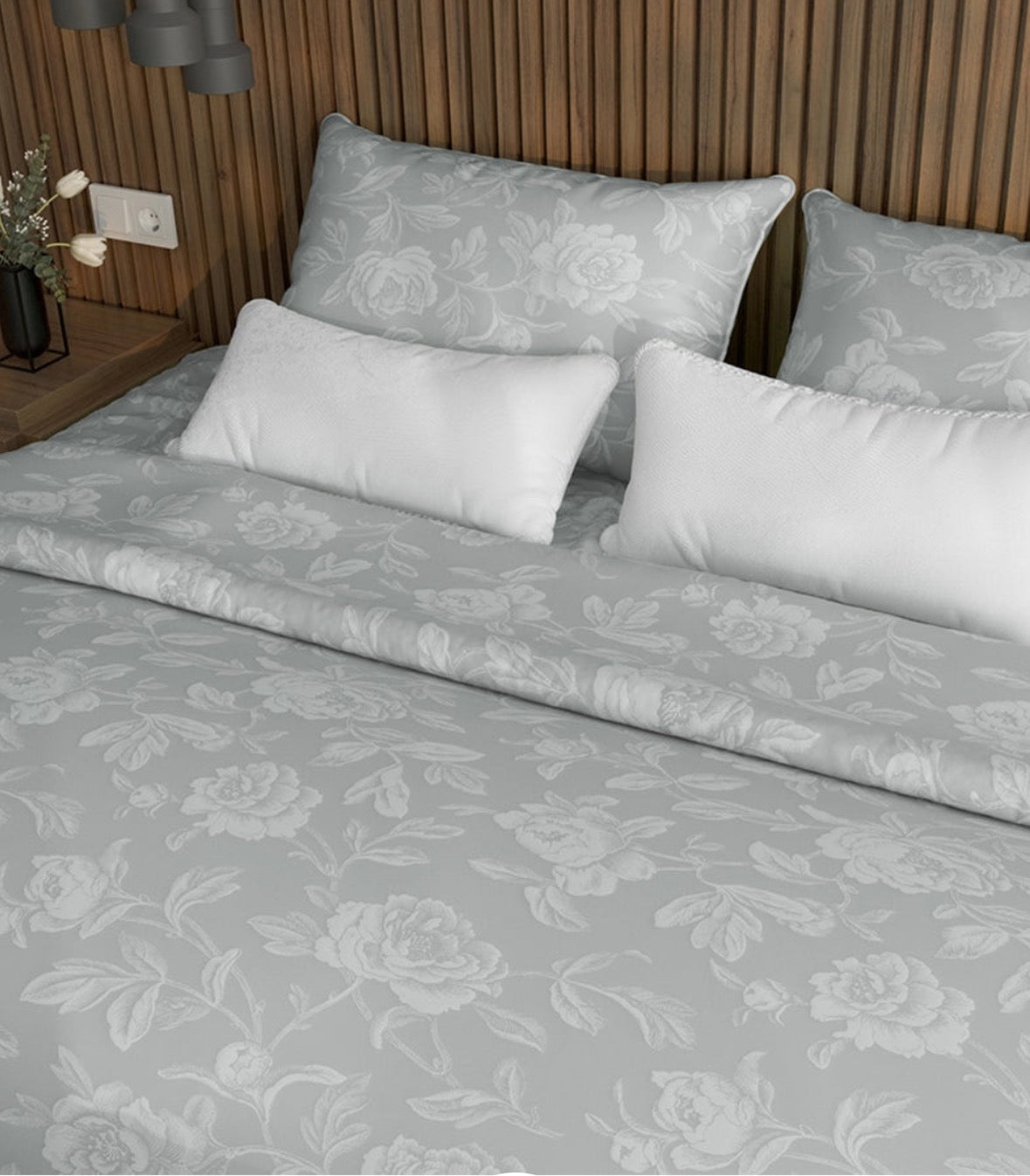 Shayan - Pure Cotton and Silk Jacquard bedsheet